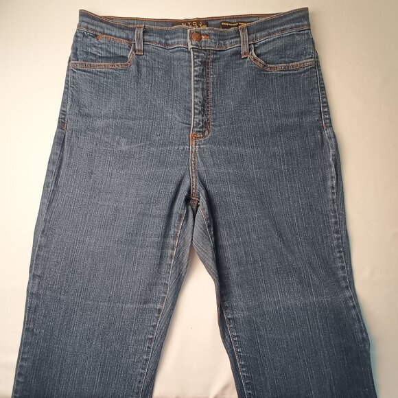 NYDJ Tummy Tuck Jean Size 14 High Rise Boot Cut Leg Medium Dark Wash - Picture 2 of 10